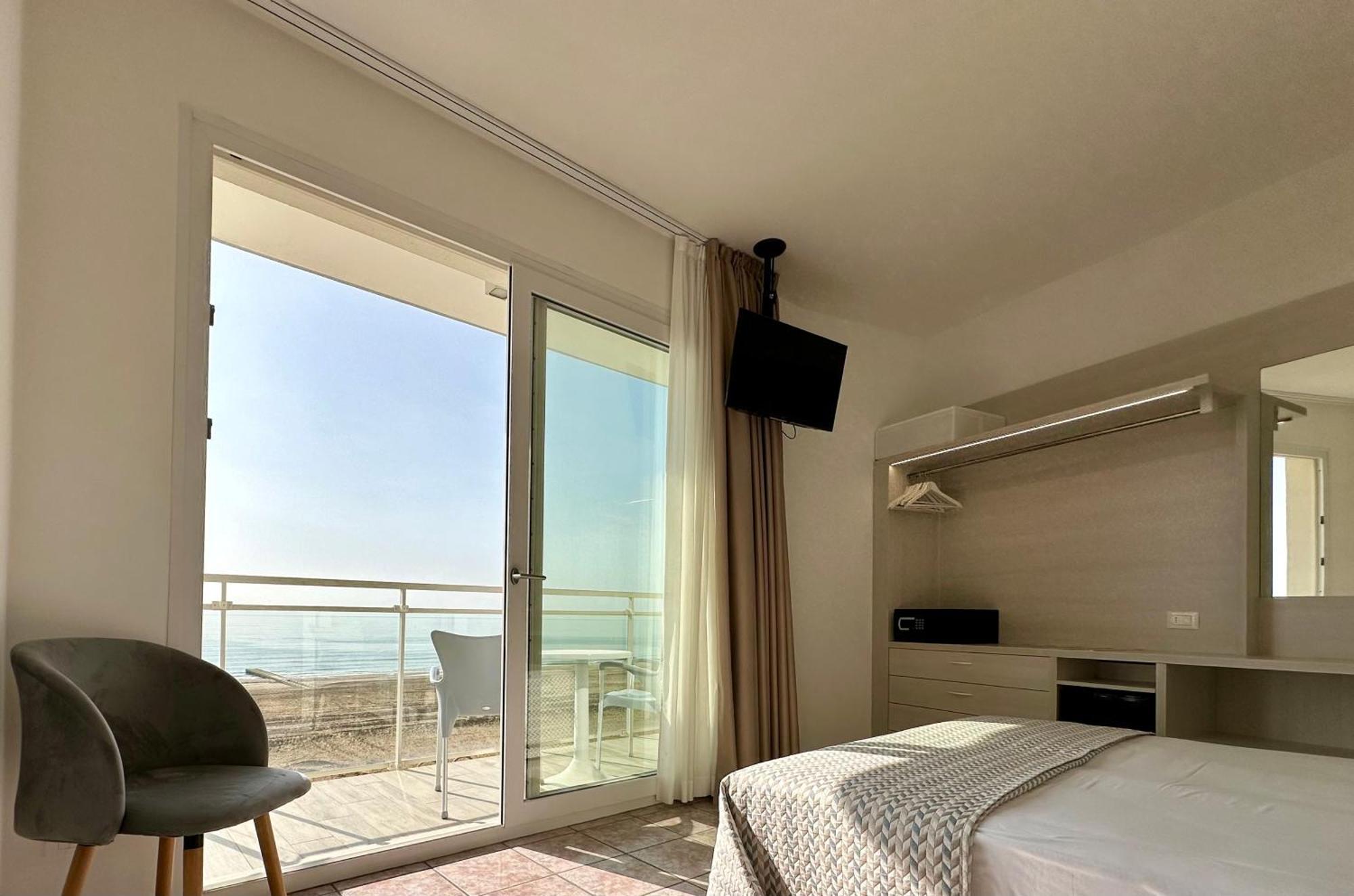 Hotel Nizza Frontemare Superior 3 Stelle Лидо-ди-Езоло Экстерьер фото