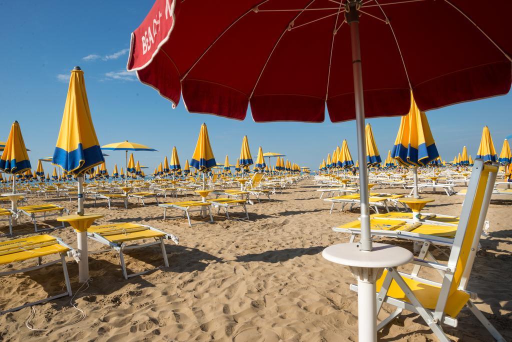 Hotel Nizza Frontemare Superior 3 Stelle Лидо-ди-Езоло Экстерьер фото