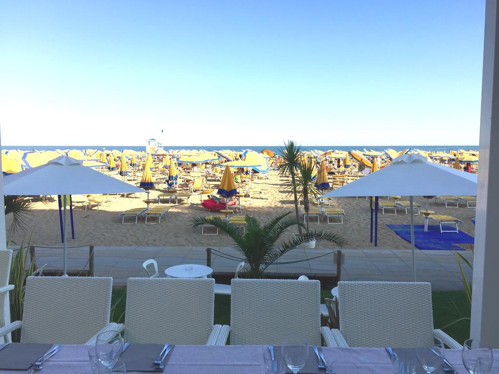 Hotel Nizza Frontemare Superior 3 Stelle Лидо-ди-Езоло Экстерьер фото