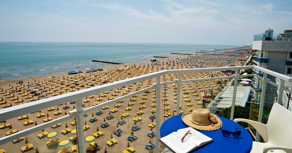 Hotel Nizza Frontemare Superior 3 Stelle Лидо-ди-Езоло Номер фото